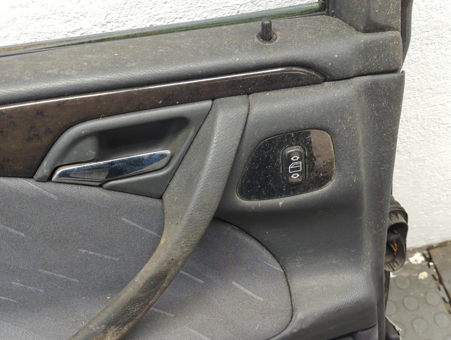 Дверь задняя левая