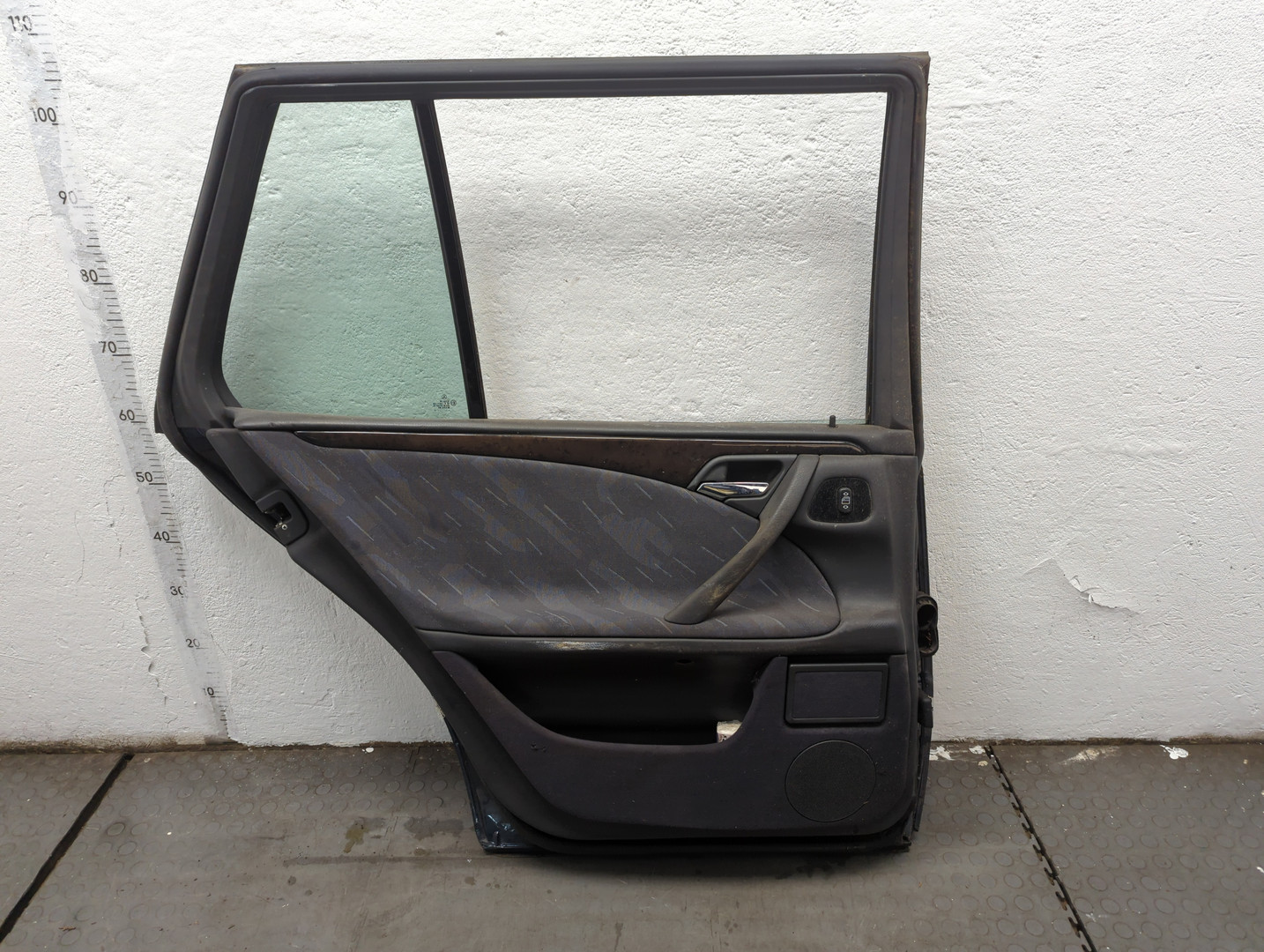 Дверь задняя левая