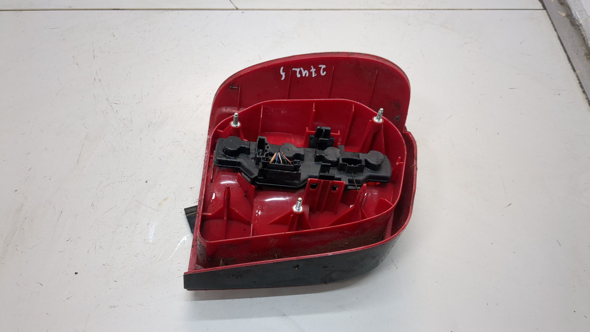 Фонарь задний правый