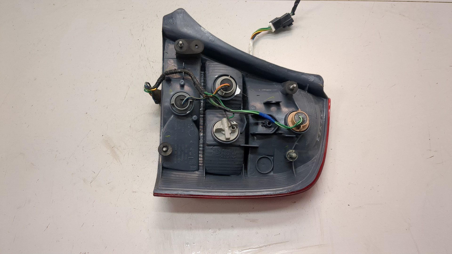 Фонарь задний левый