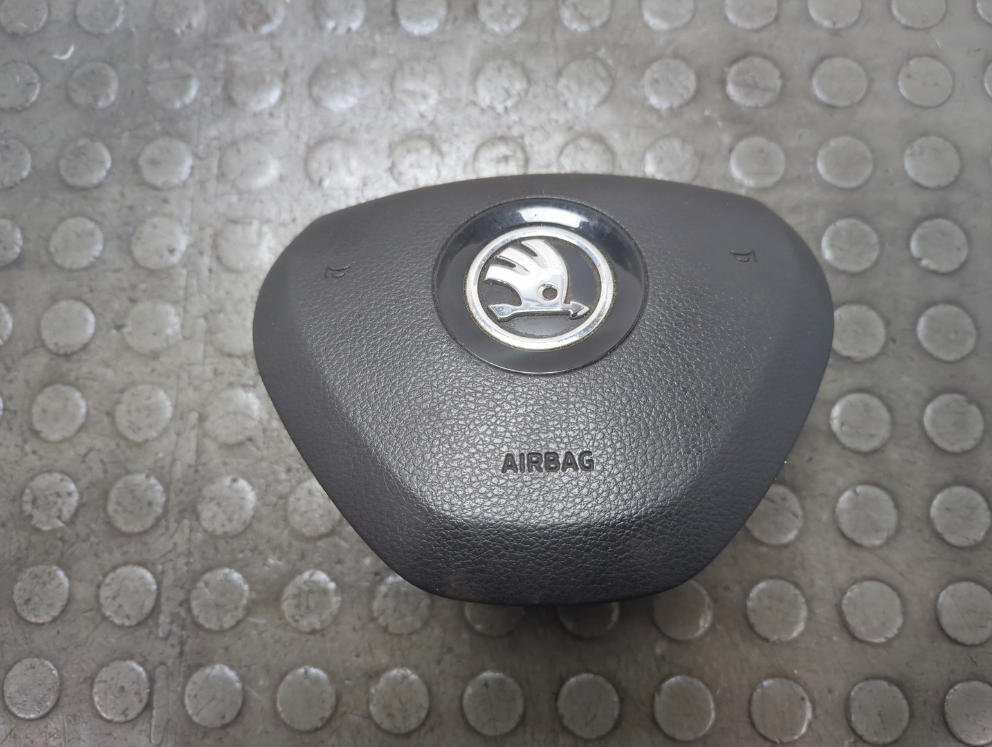 Подушка безопасности в рулевое колесо