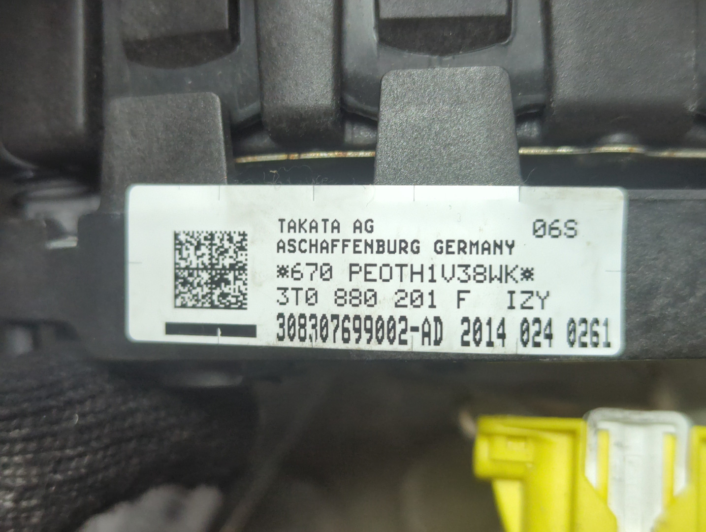 Подушка безопасности в рулевое колесо