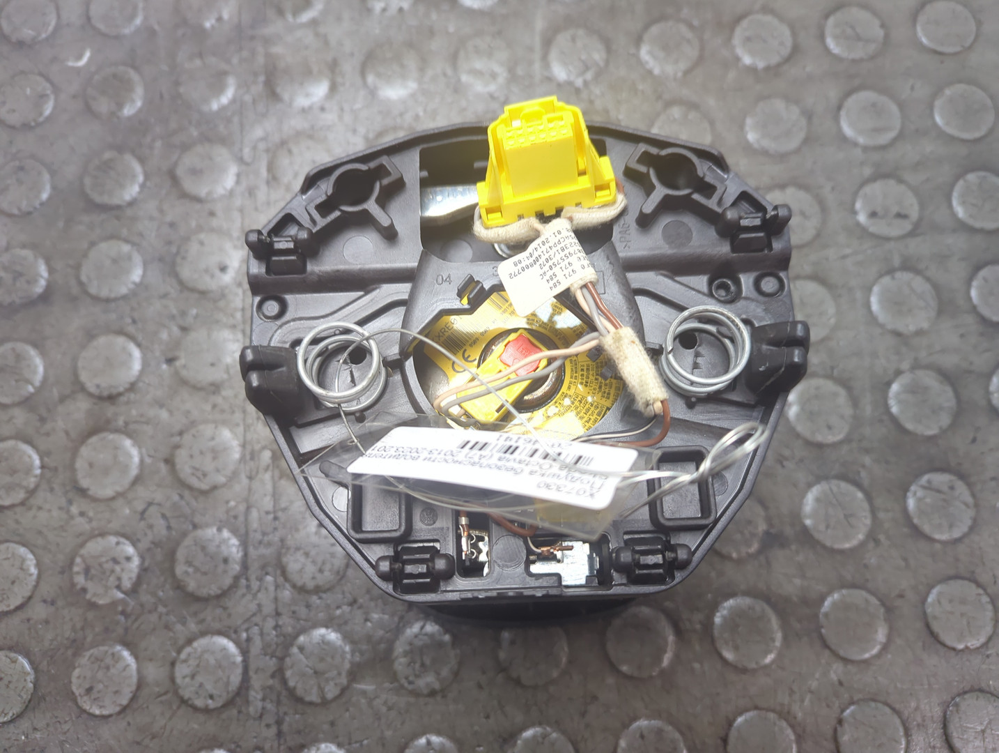 Подушка безопасности в рулевое колесо