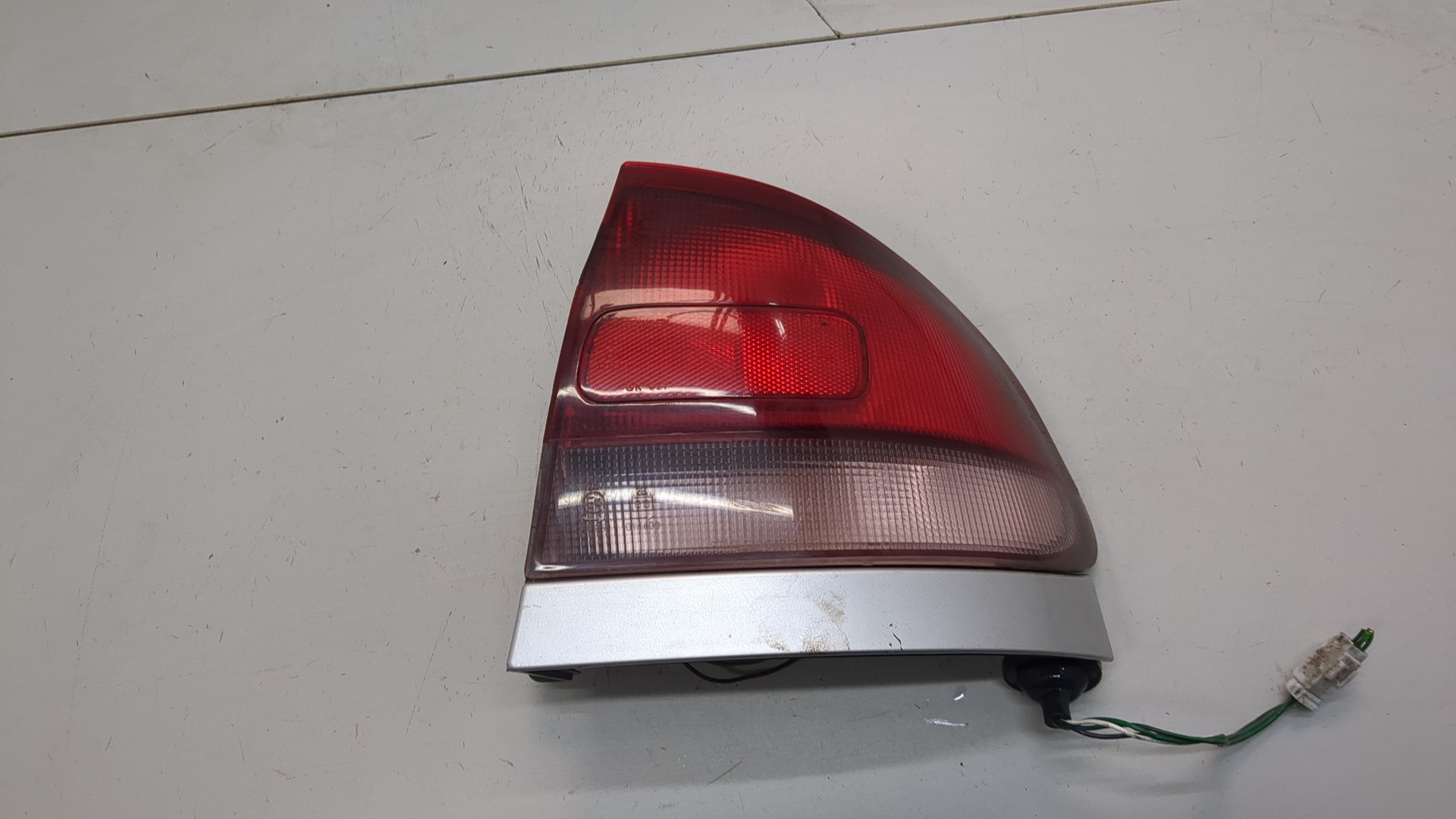Фонарь задний правый