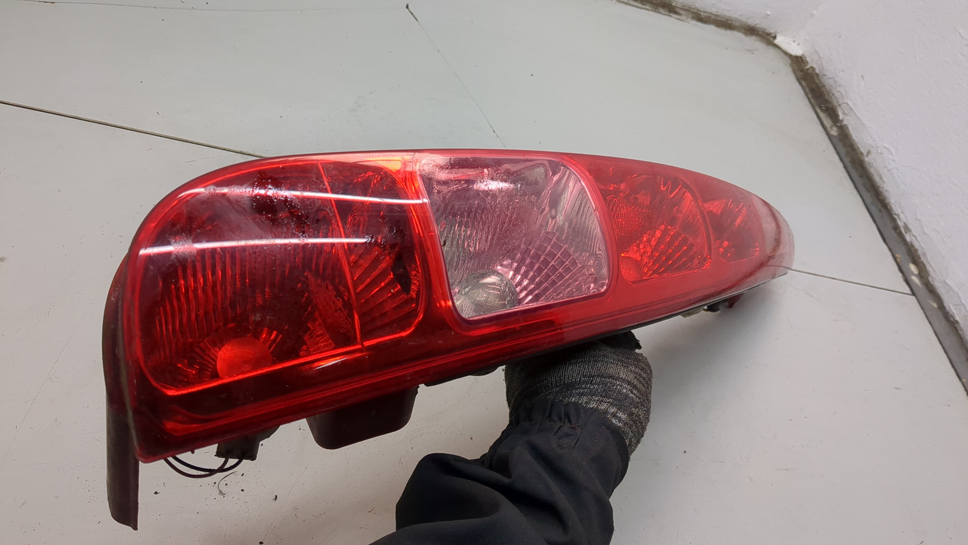 Фонарь задний правый