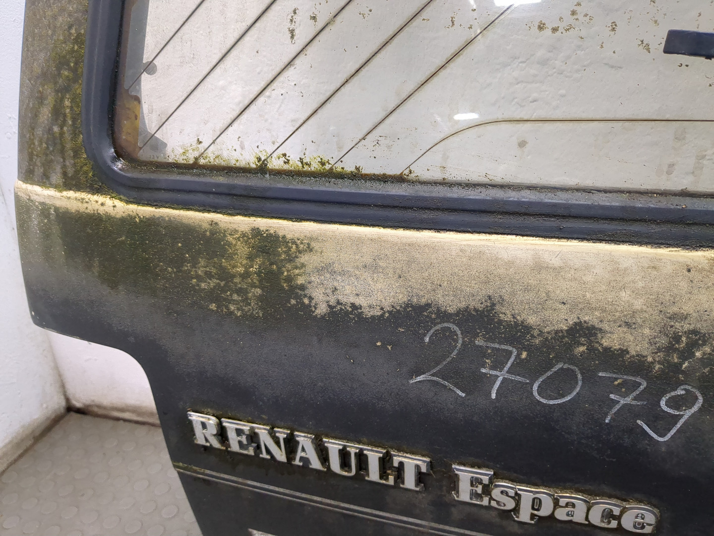 Дверь багажника