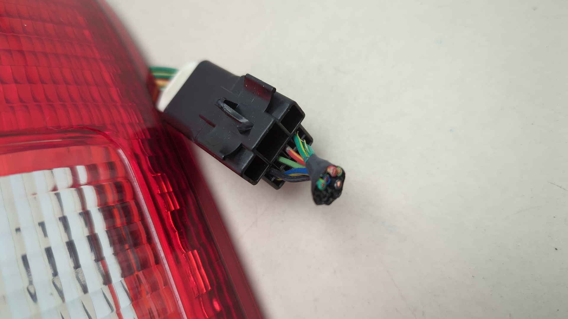 Фонарь задний правый