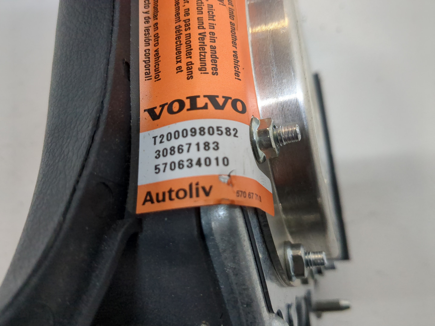 Подушка безопасности в рулевое колесо