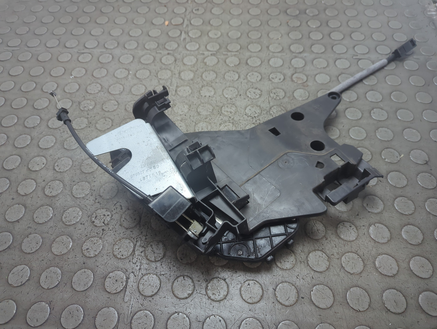 Замок двери задней правой