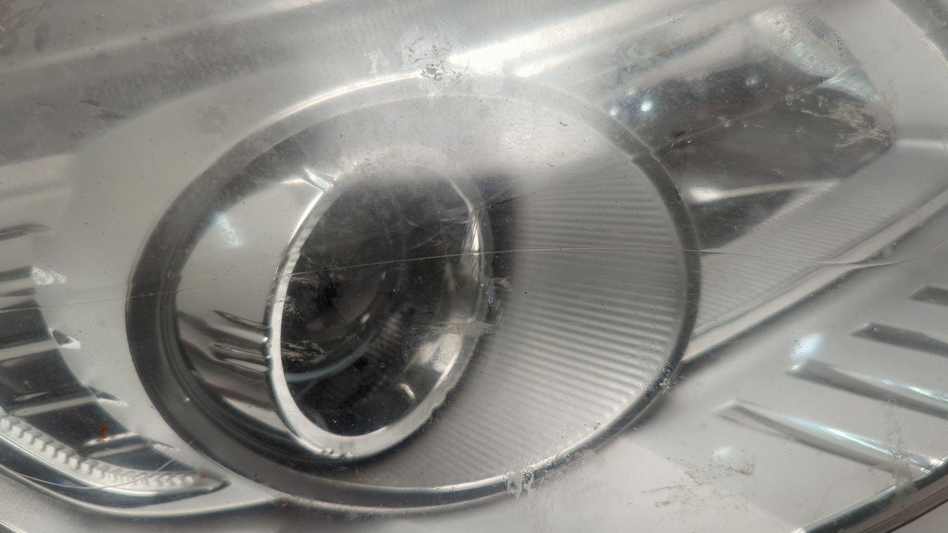 Фара правая