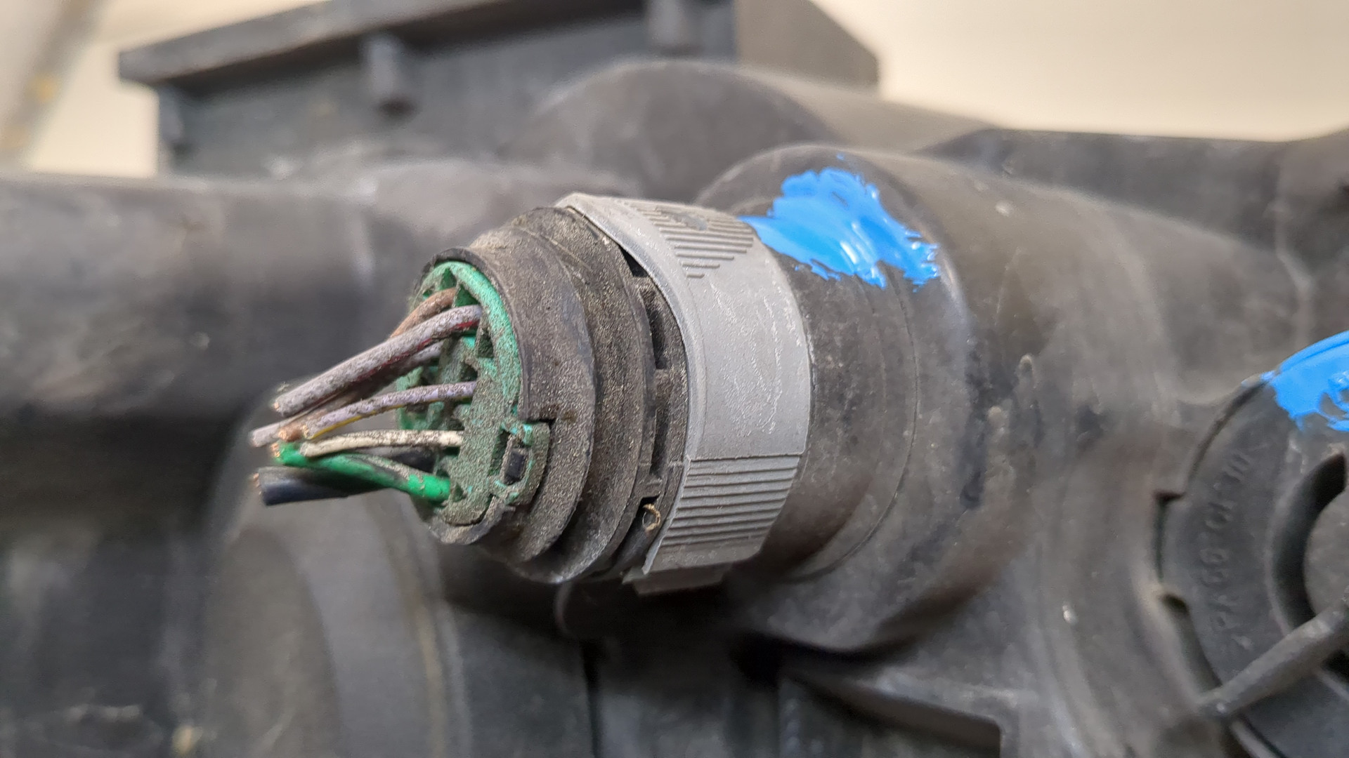 Фара правая