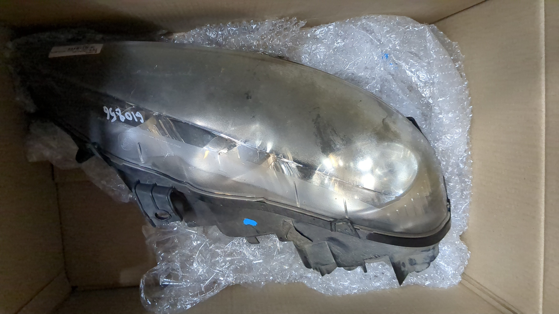 Фара правая