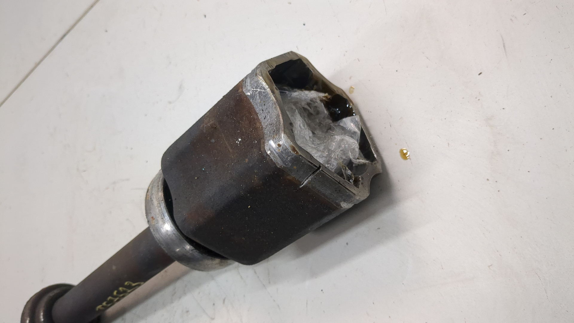 Полуось передняя правая