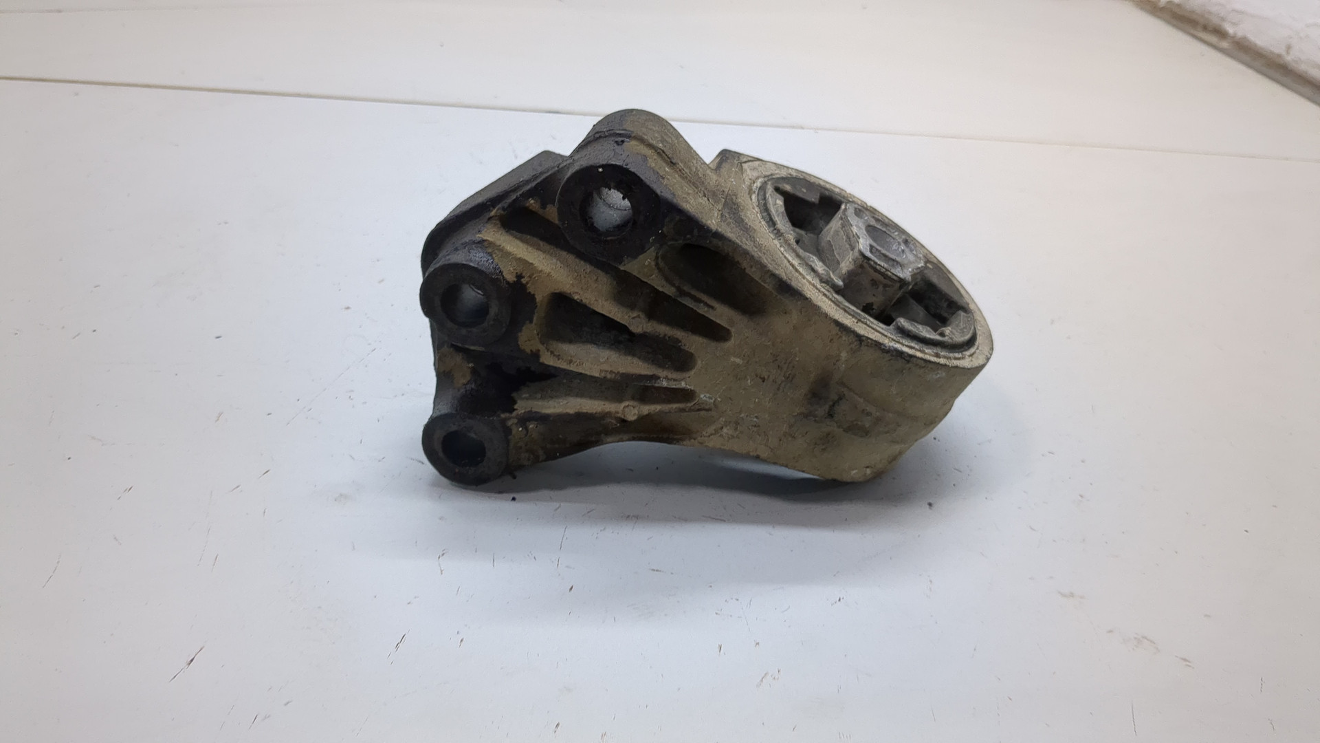 Опора двигателя