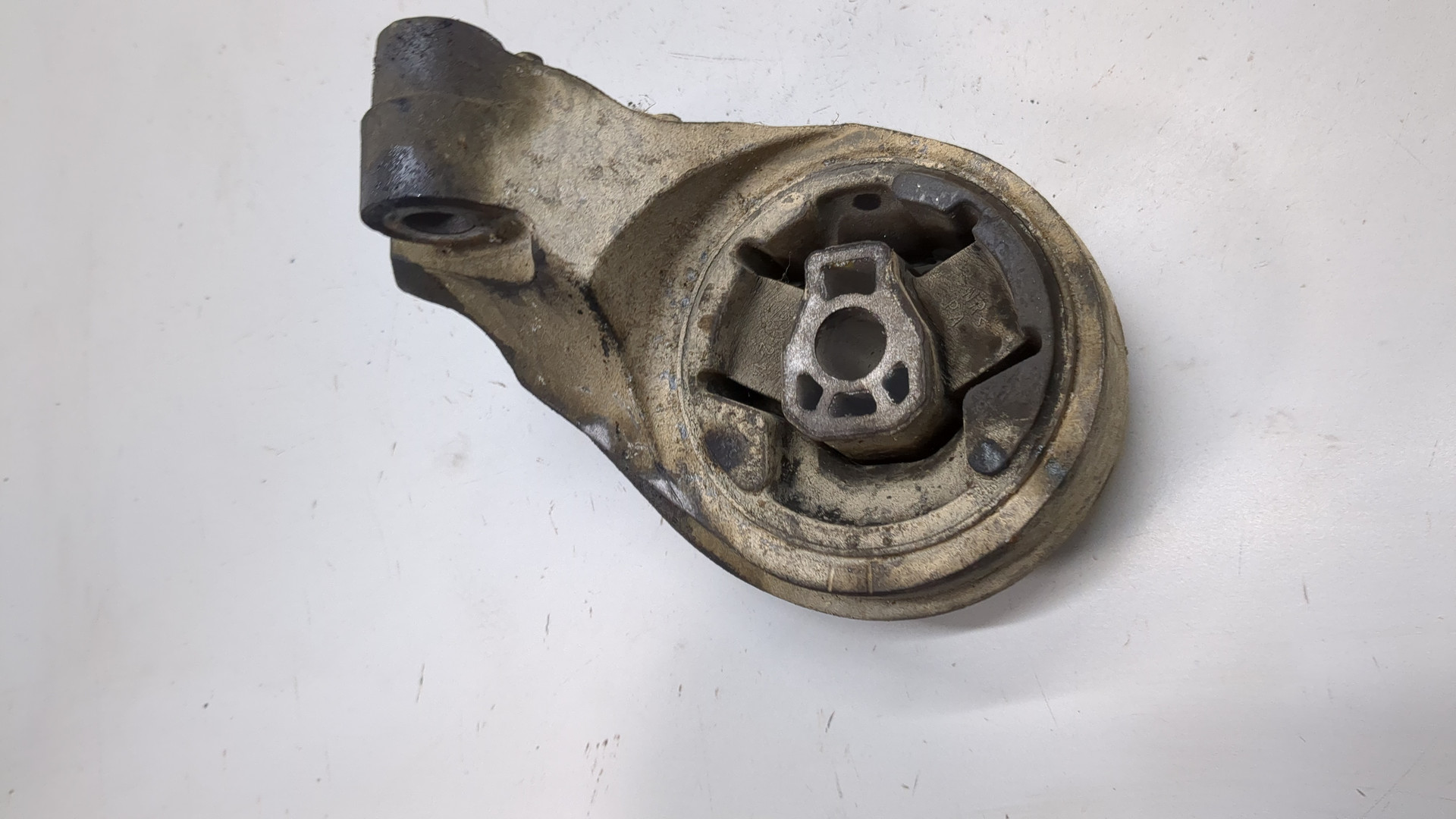 Опора двигателя