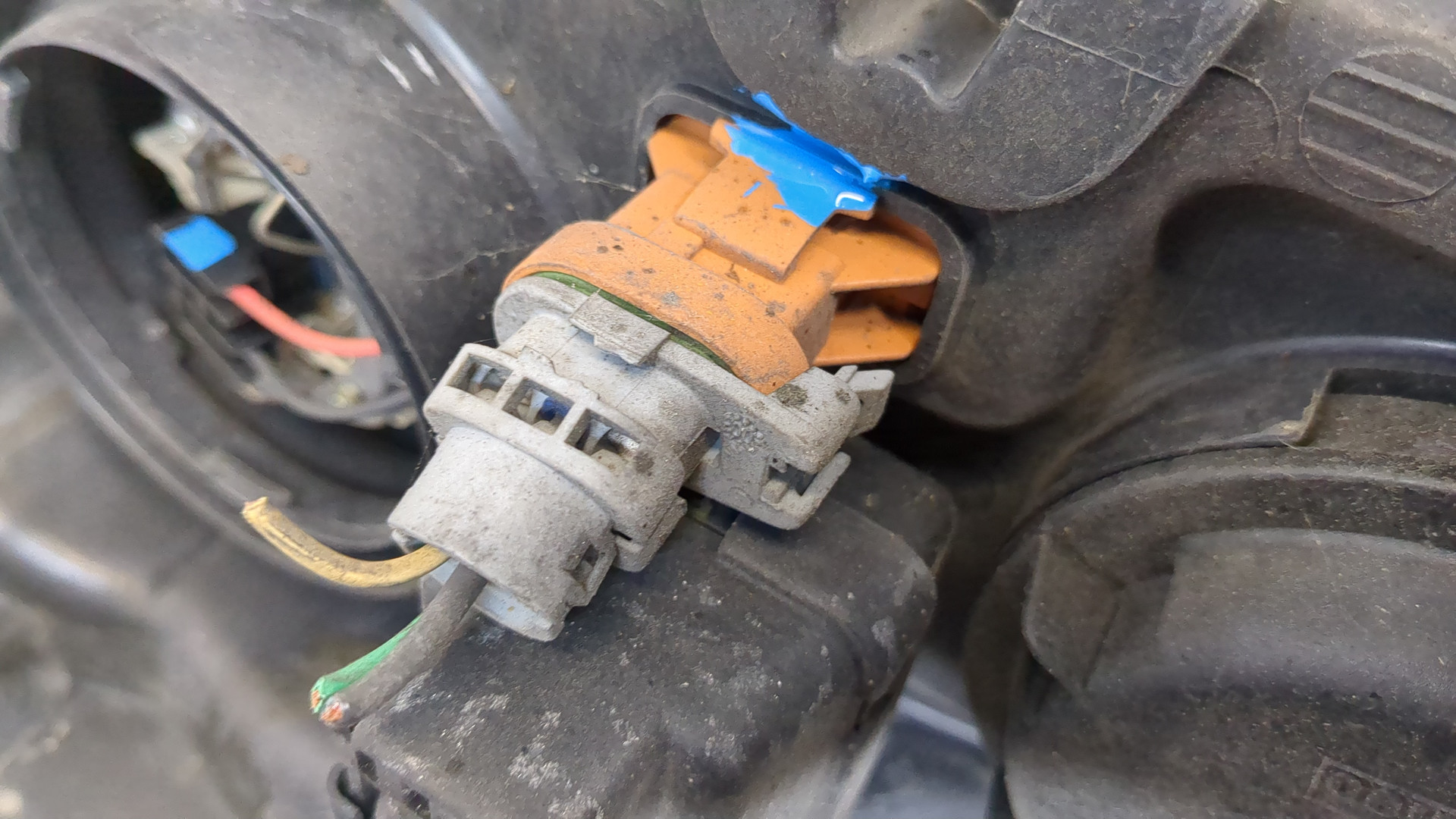 Фара правая