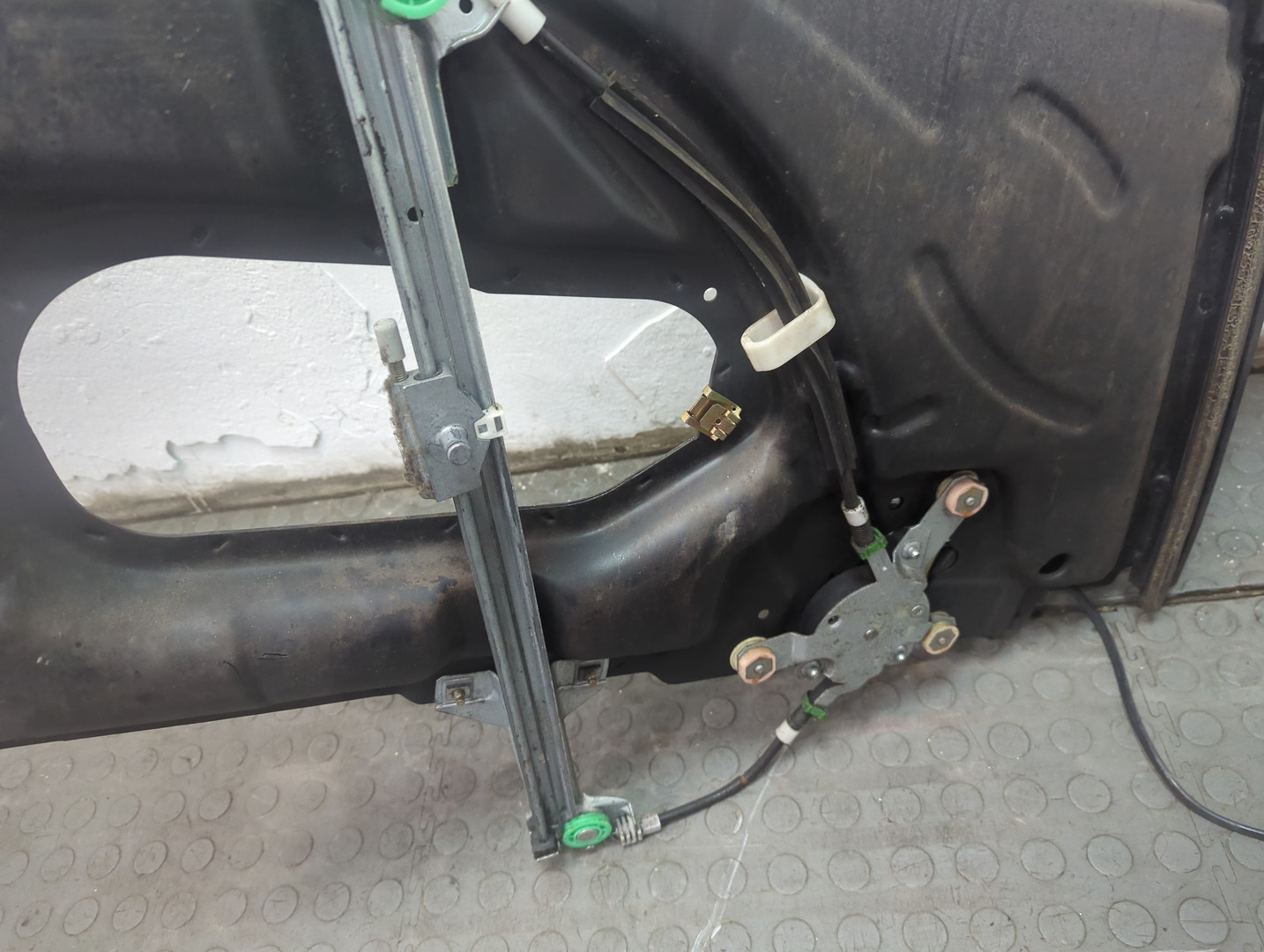 Стеклоподъемник электр. передний правый