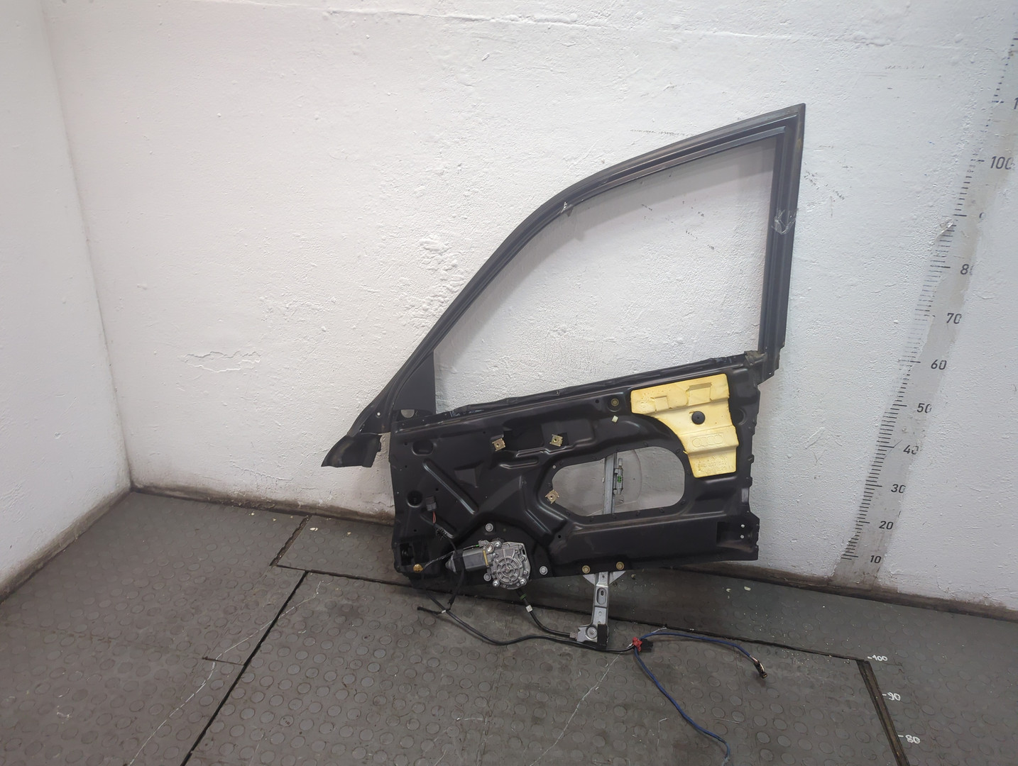 Стеклоподъемник электр. передний правый