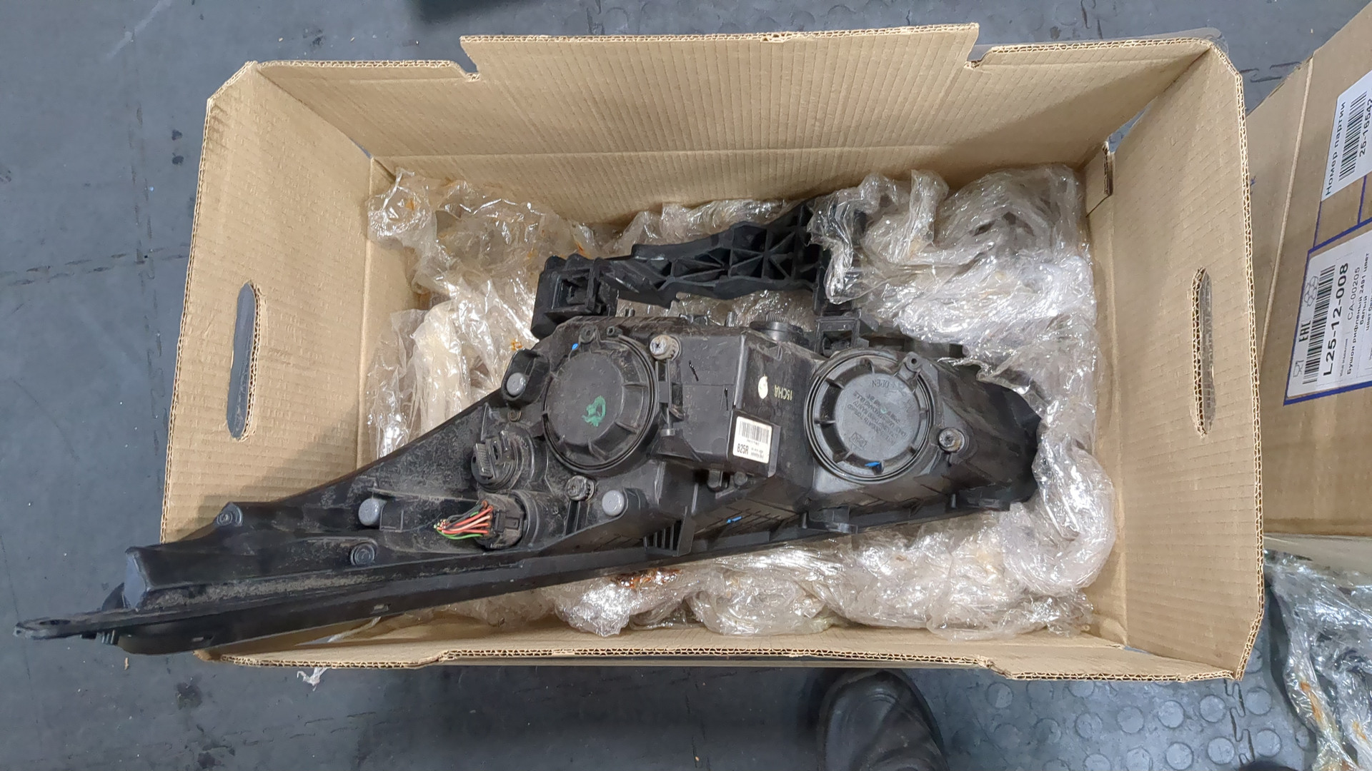 Фара правая