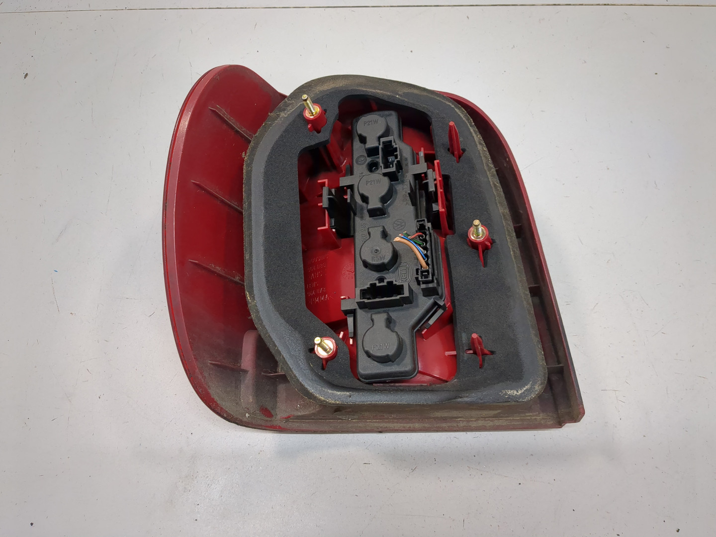 Фонарь задний правый