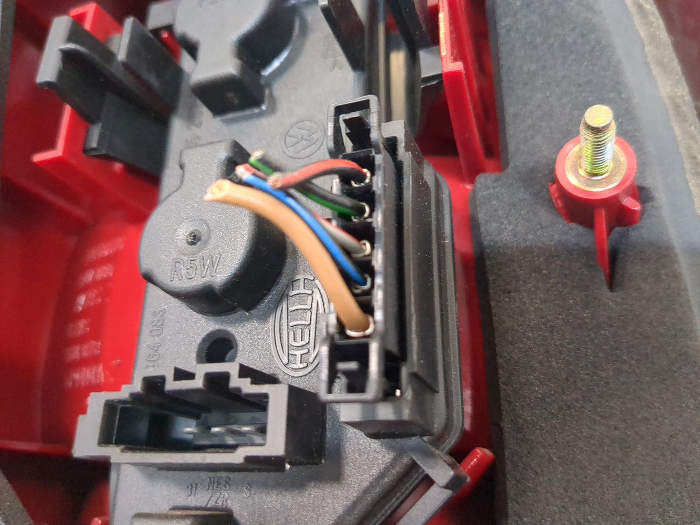 Фонарь задний правый