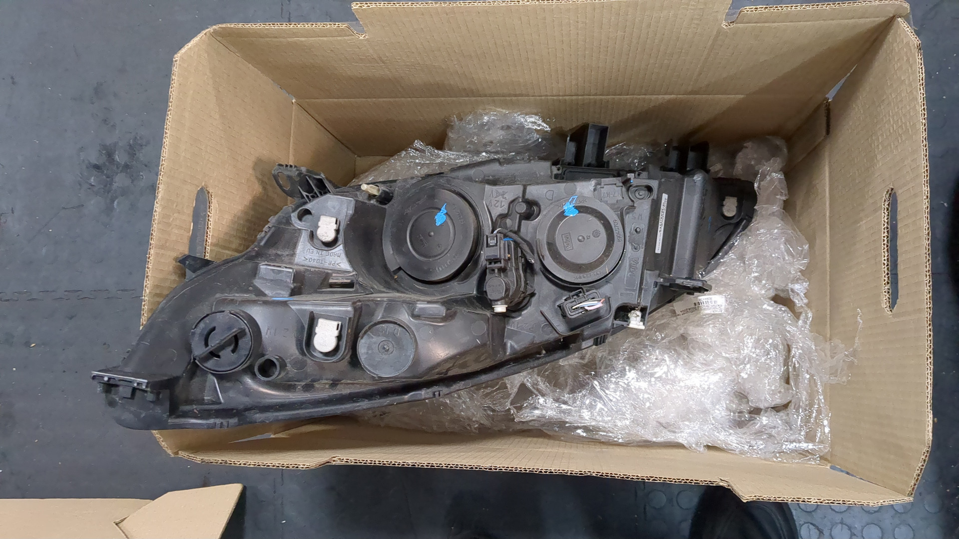 Фара правая