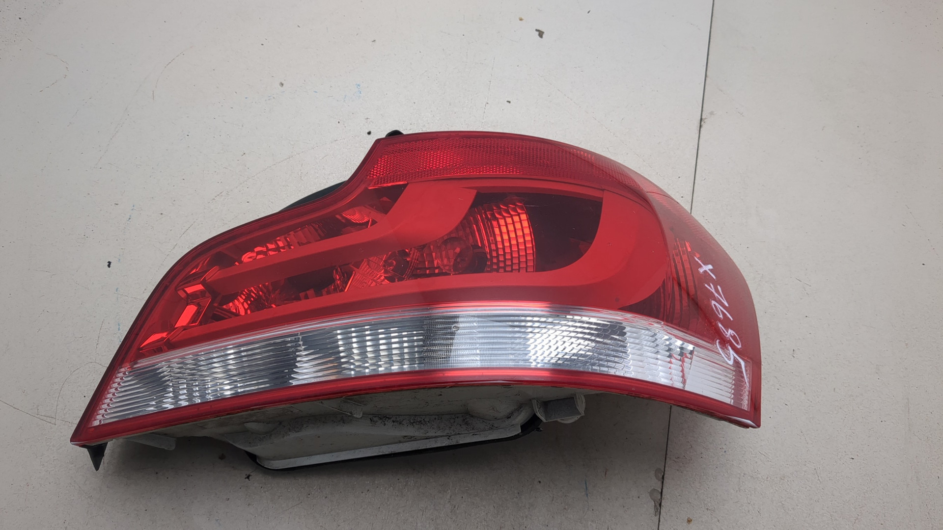 Фонарь задний правый