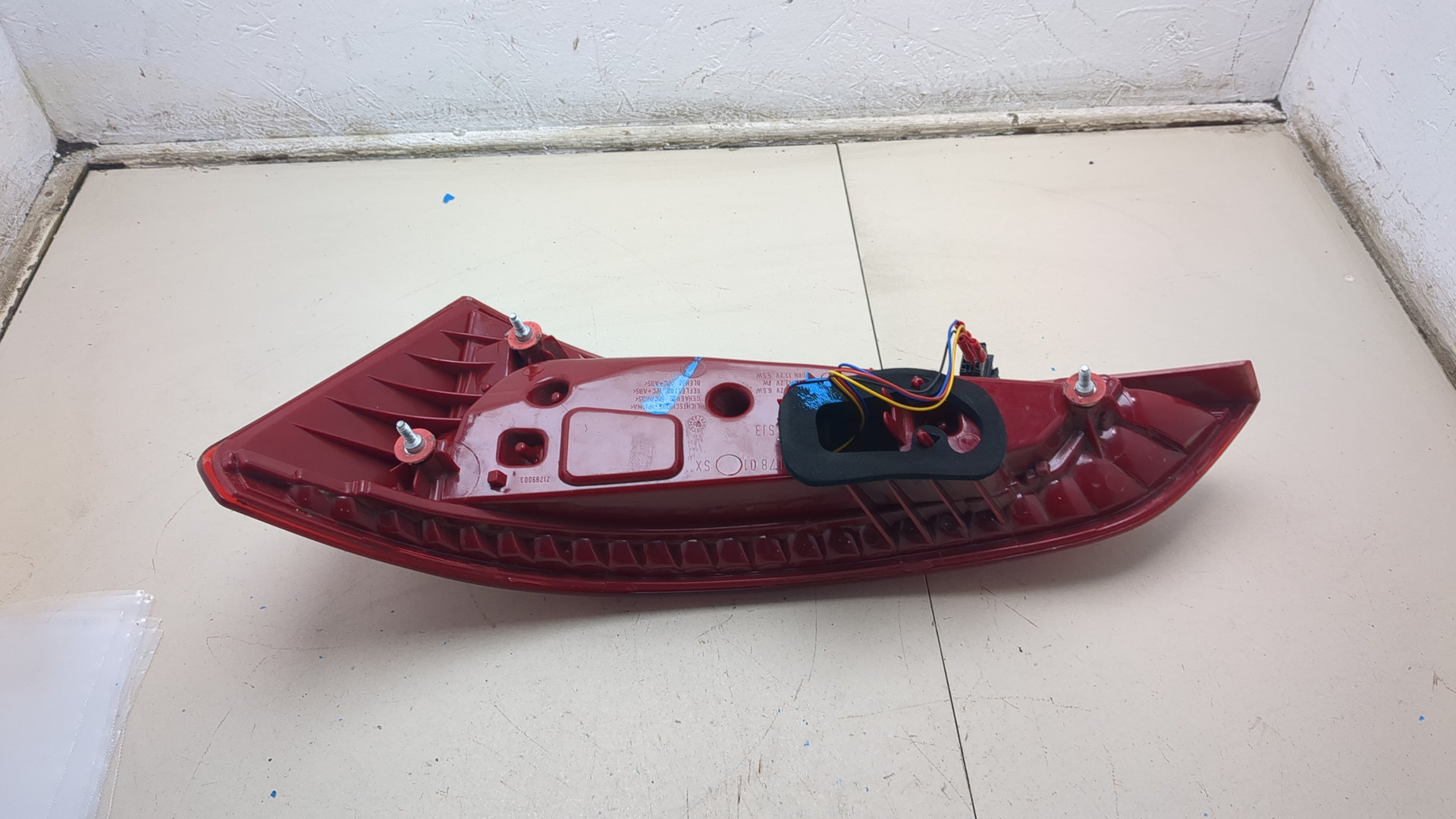 Фонарь задний внутренний левый