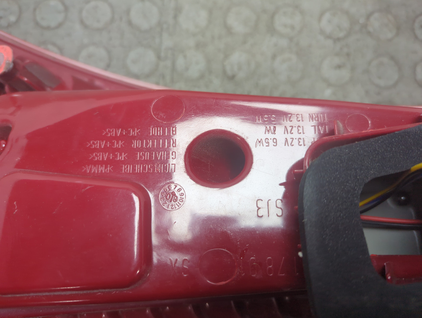 Фонарь задний внутренний левый