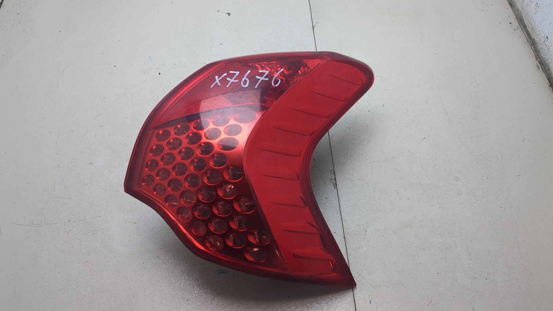Фонарь задний правый