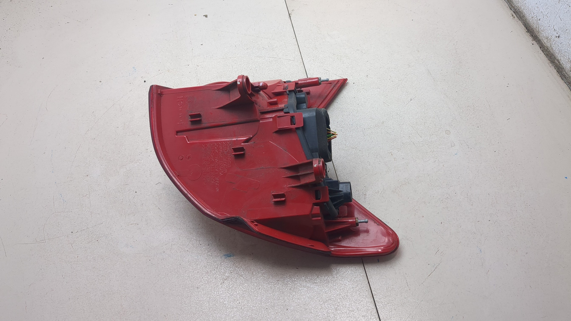 Фонарь задний правый