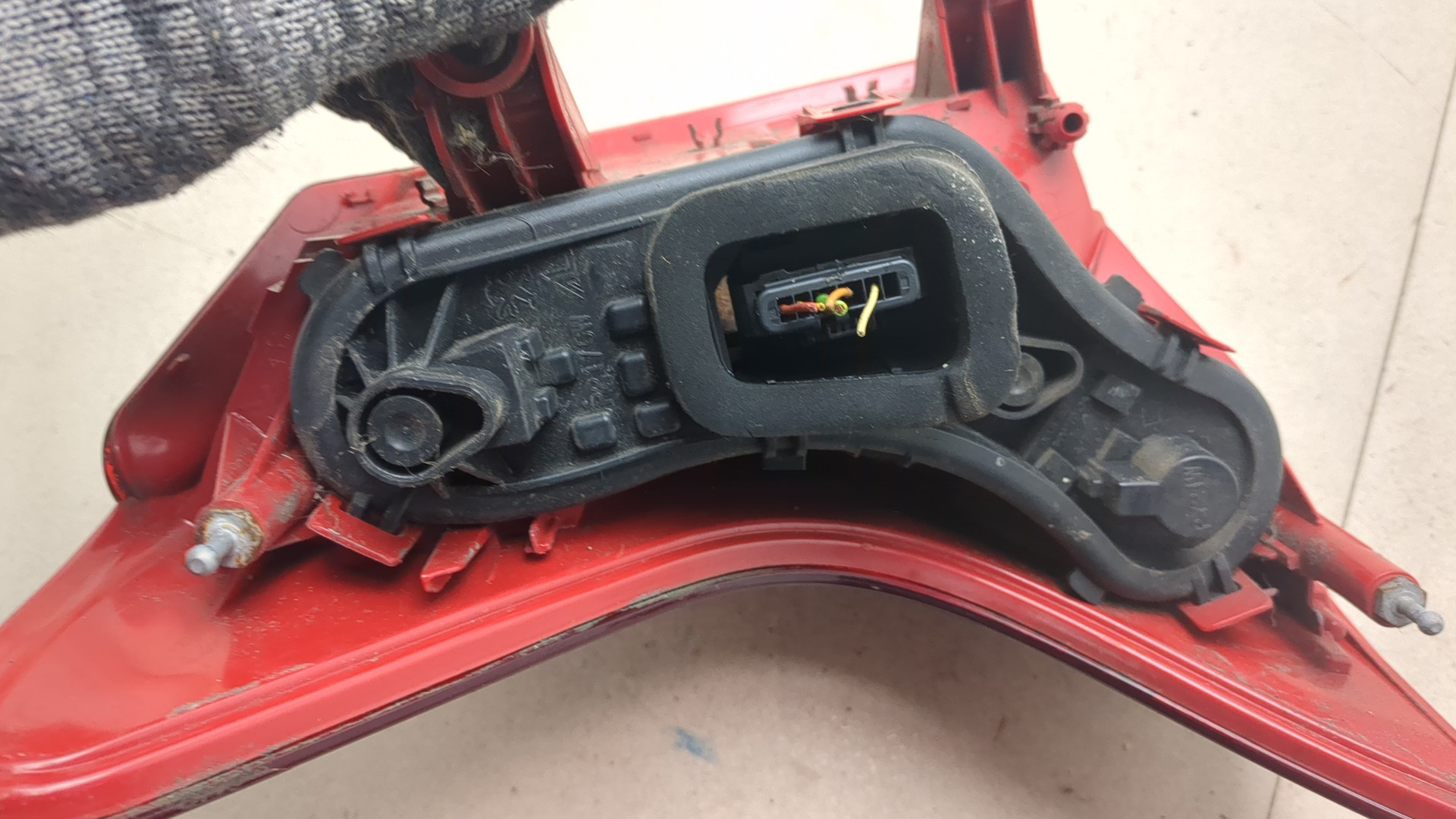 Фонарь задний правый