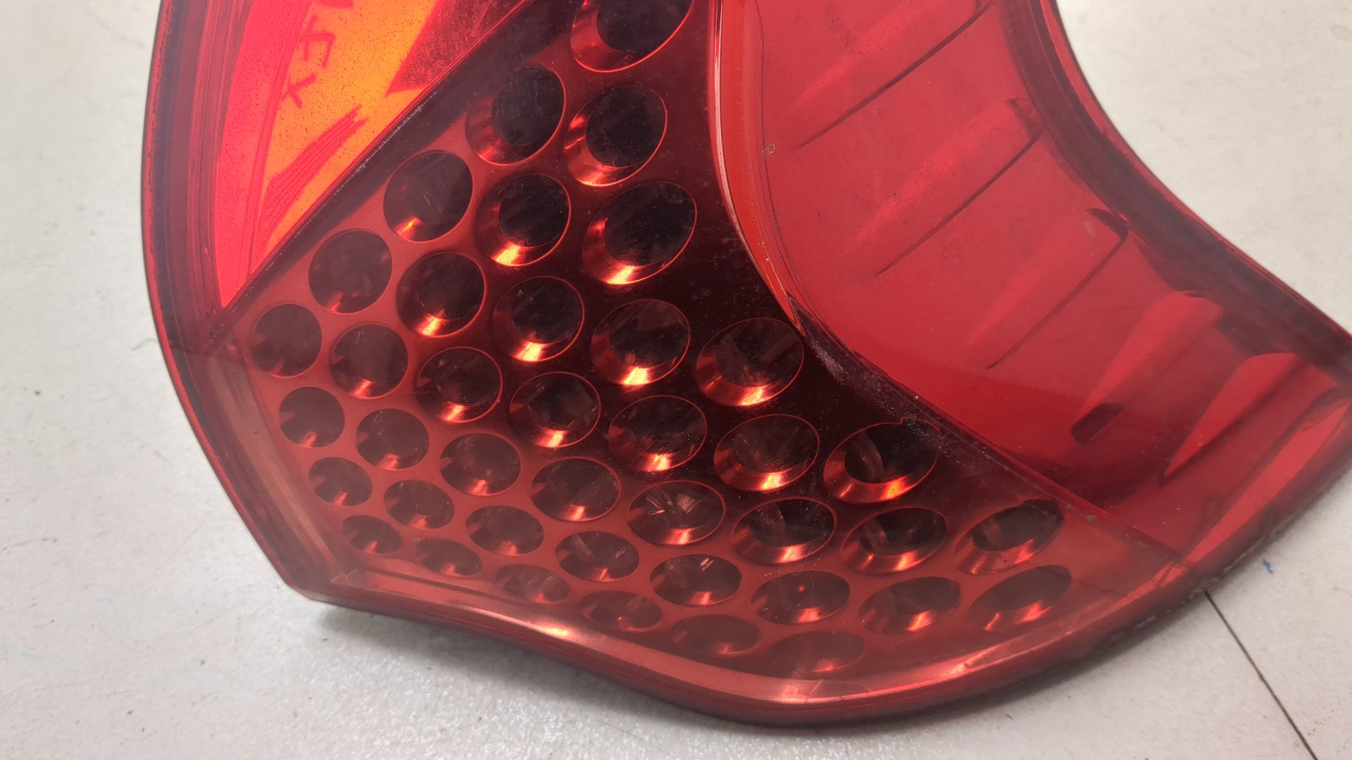 Фонарь задний правый