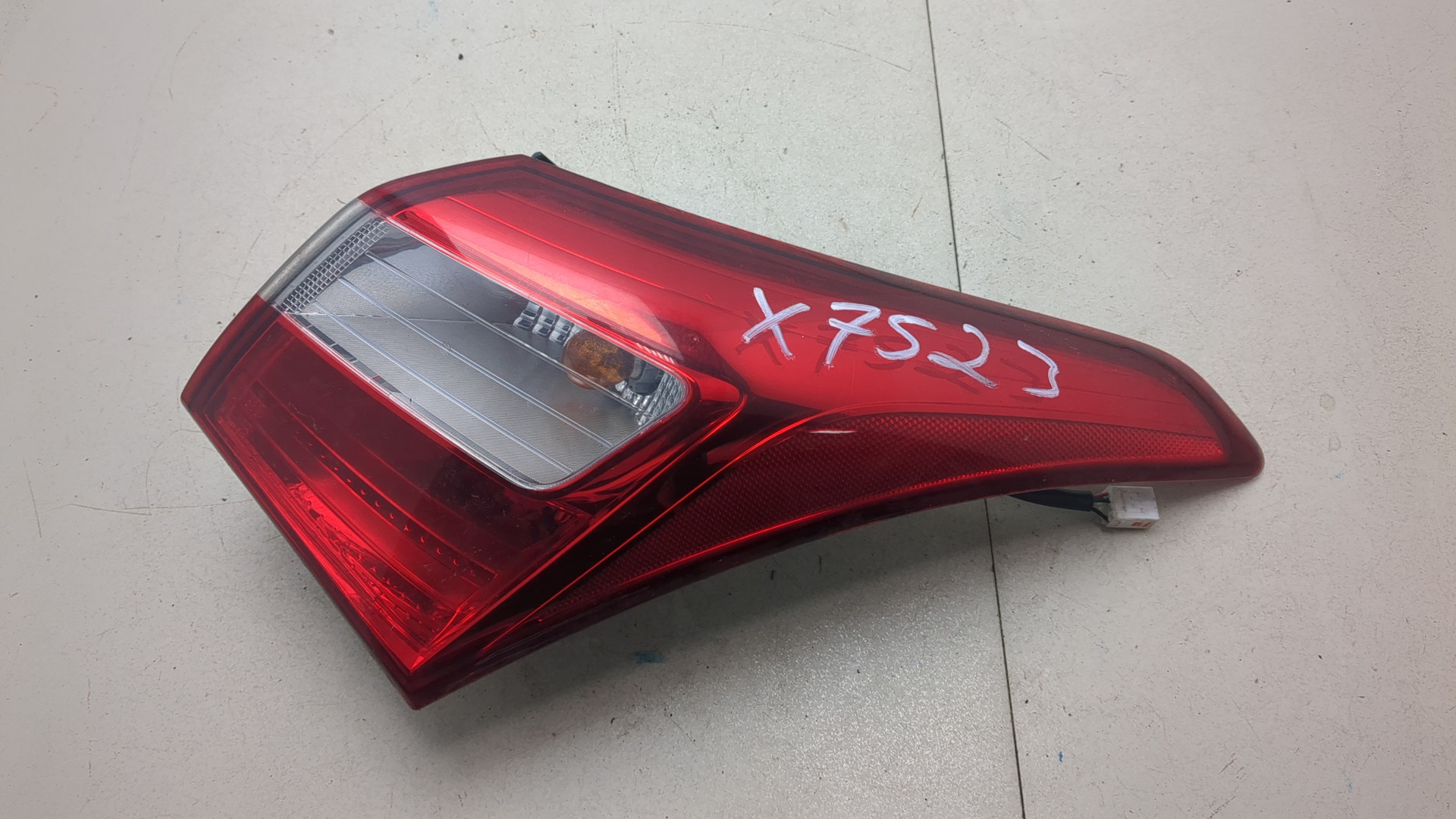 Фонарь задний правый