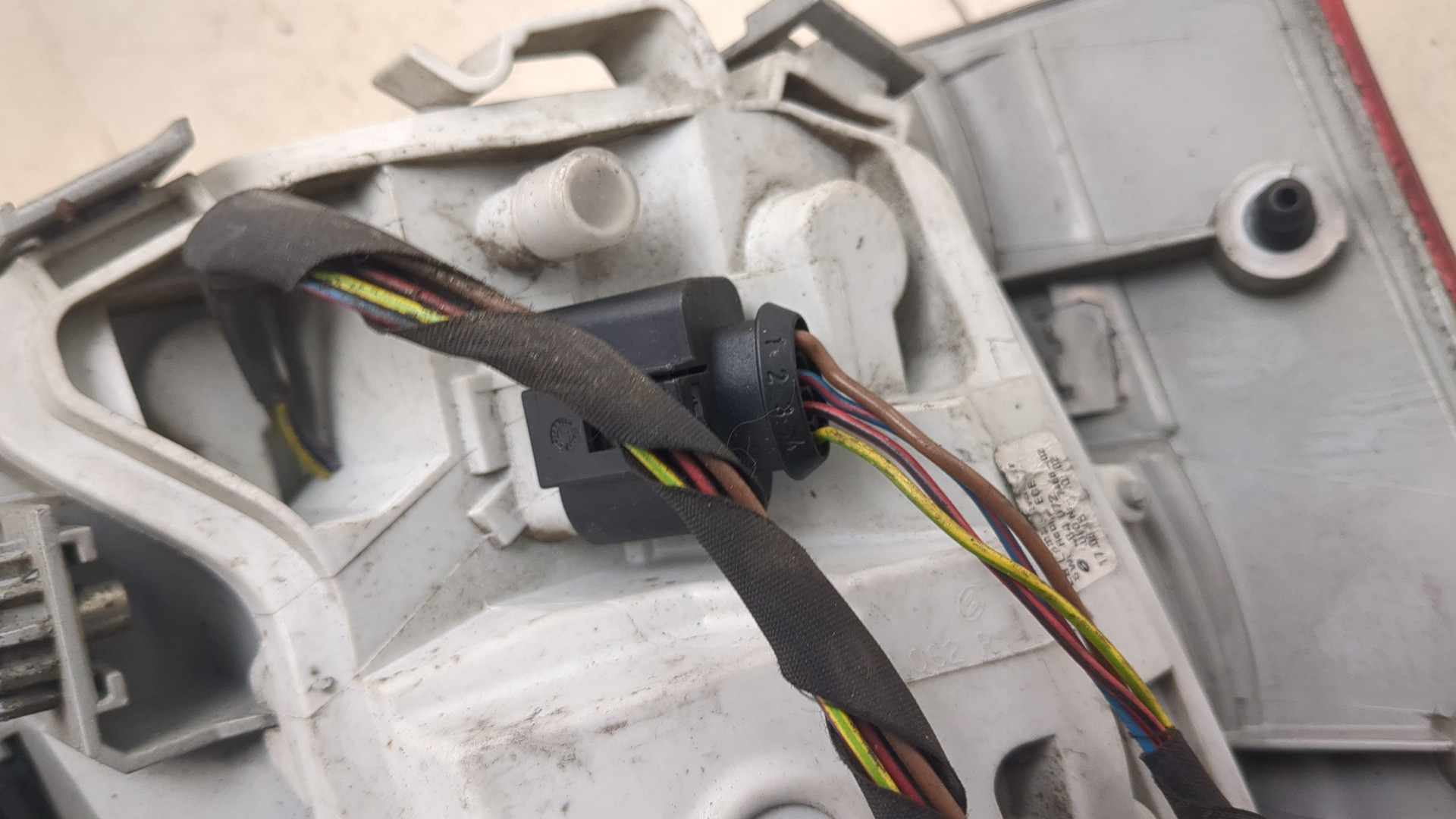 Фонарь задний правый