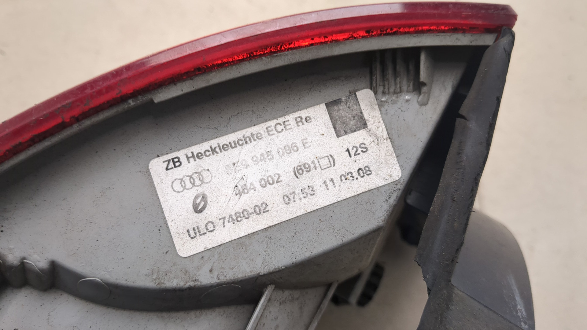 Фонарь задний правый