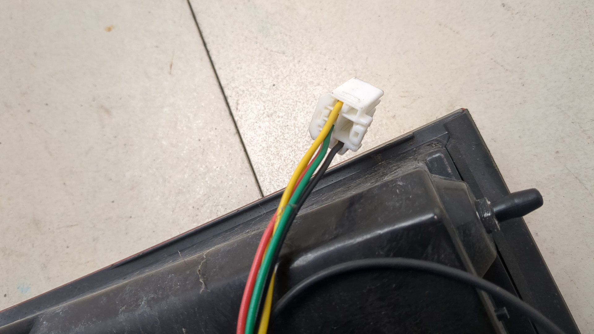 Фонарь задний правый