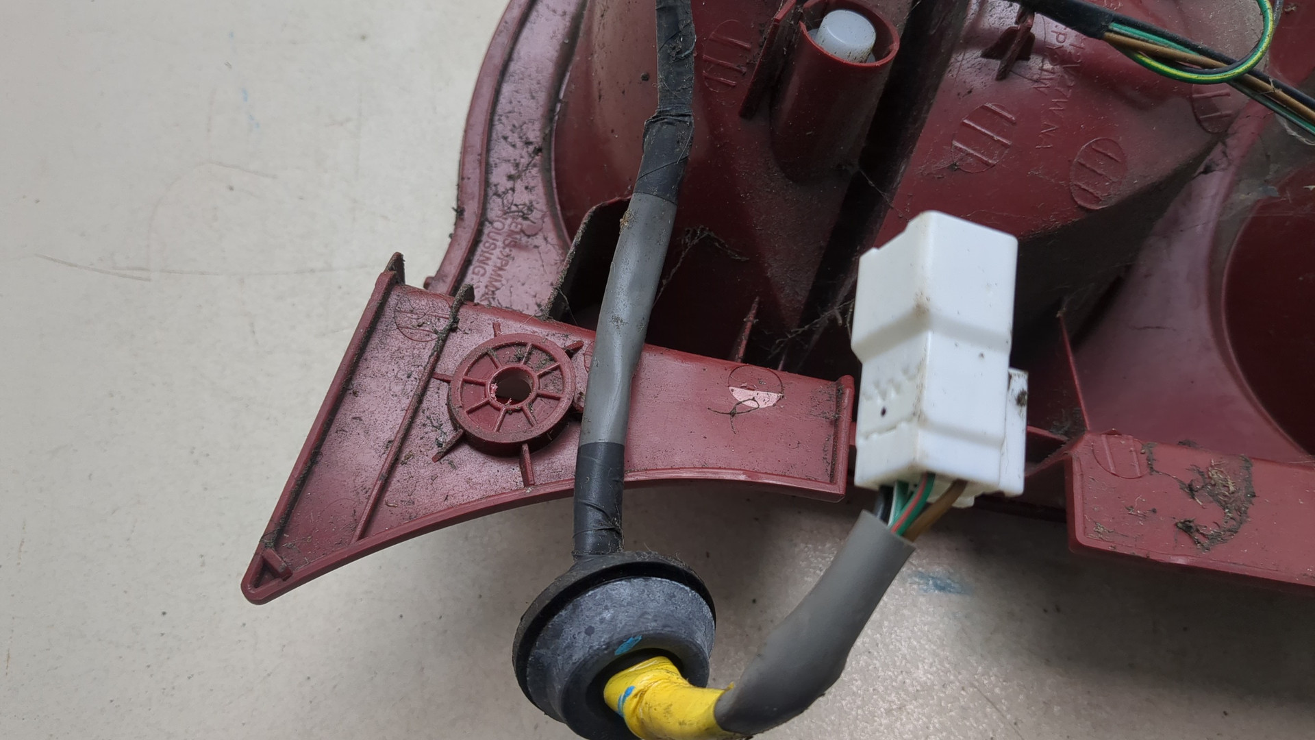 Фонарь задний правый