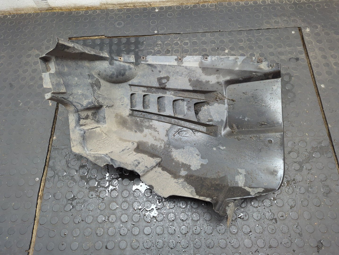 Локер передний правый