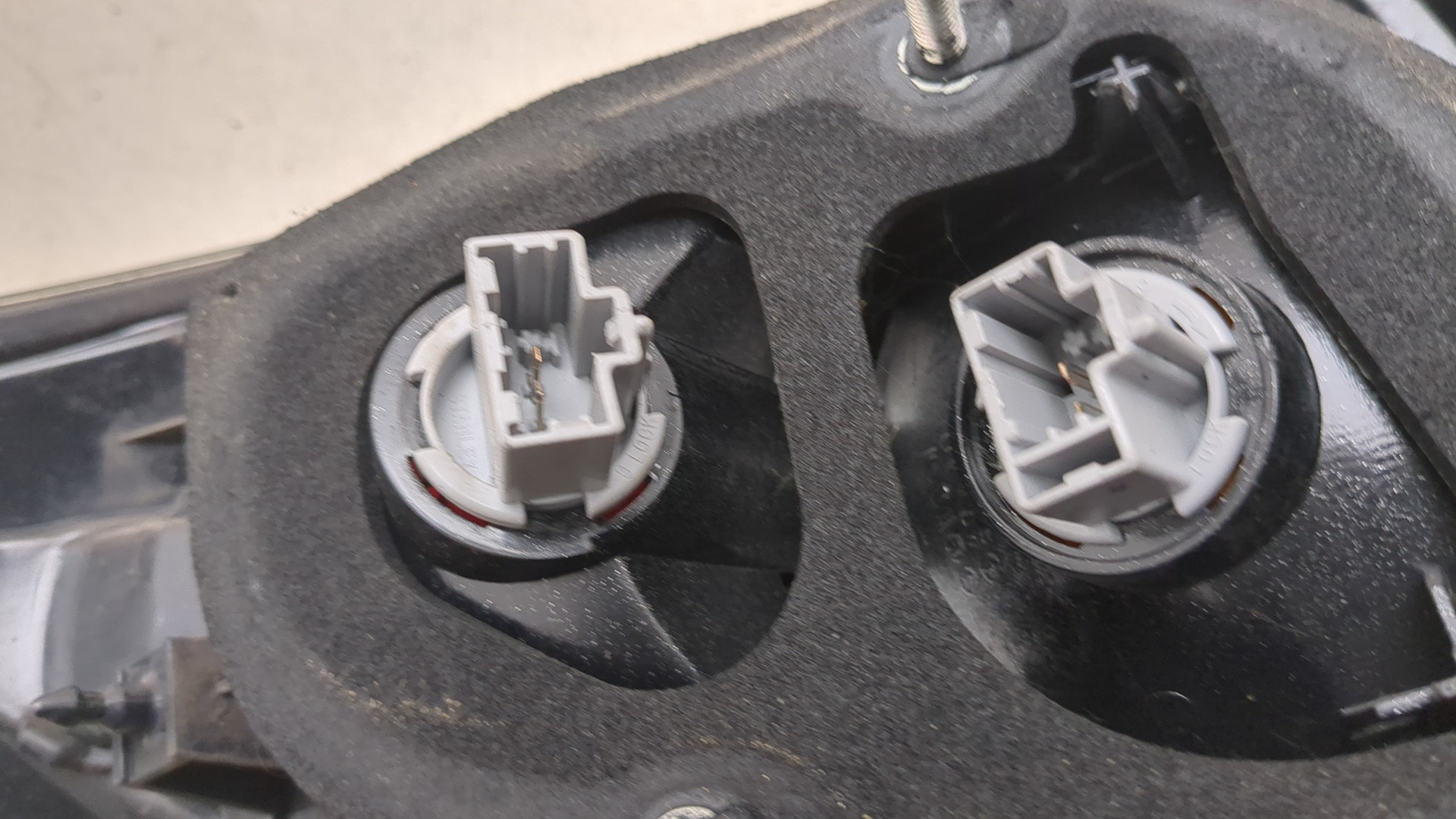 Фонарь задний правый