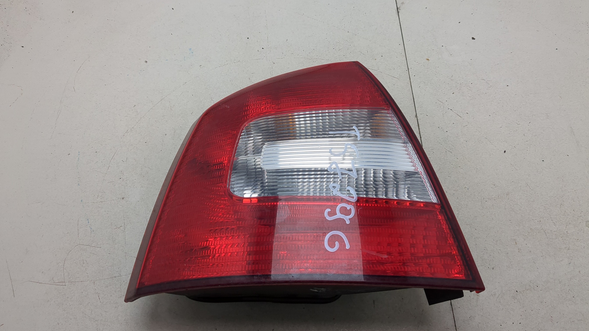 Фонарь задний левый