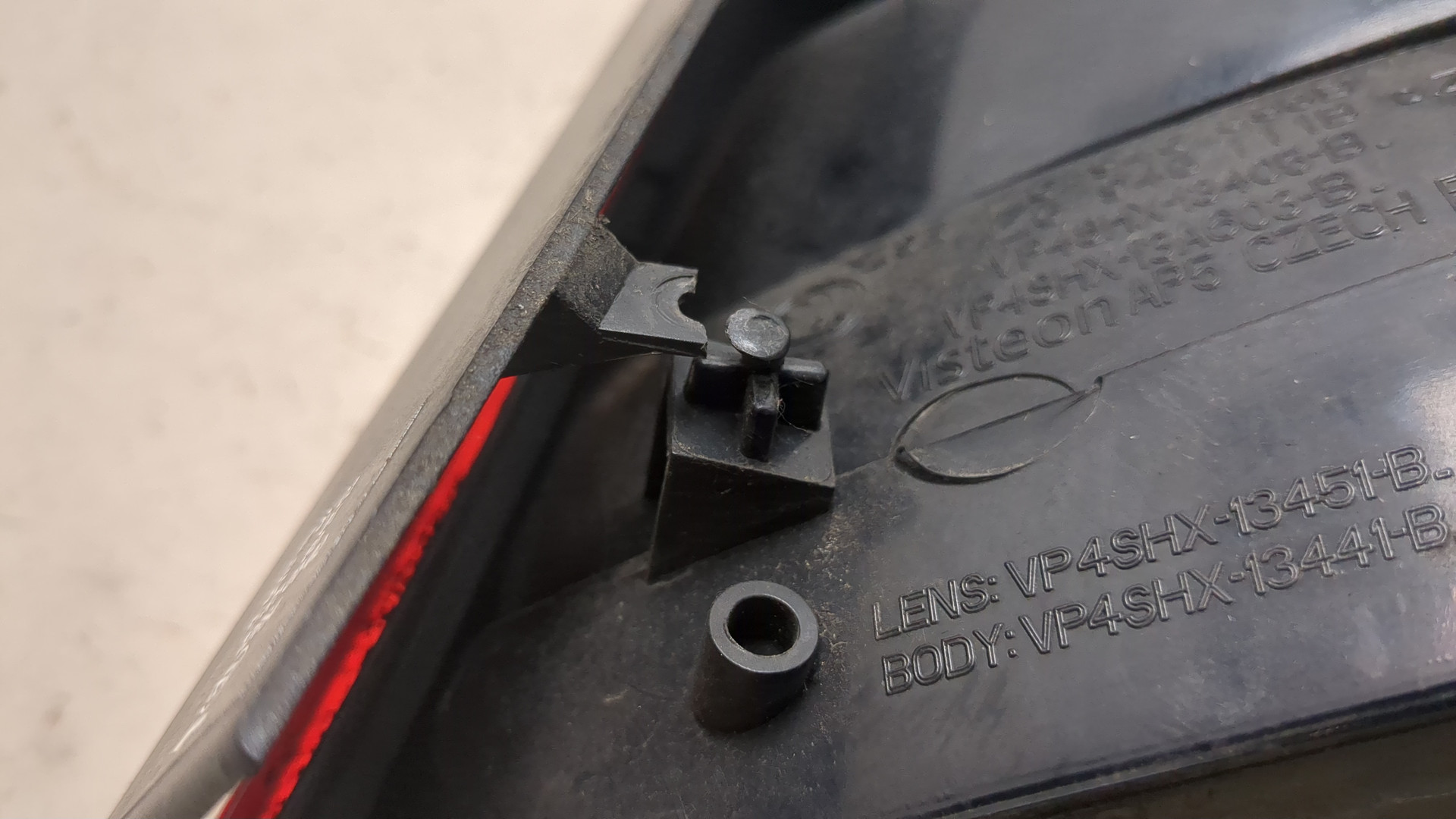 Фонарь задний левый