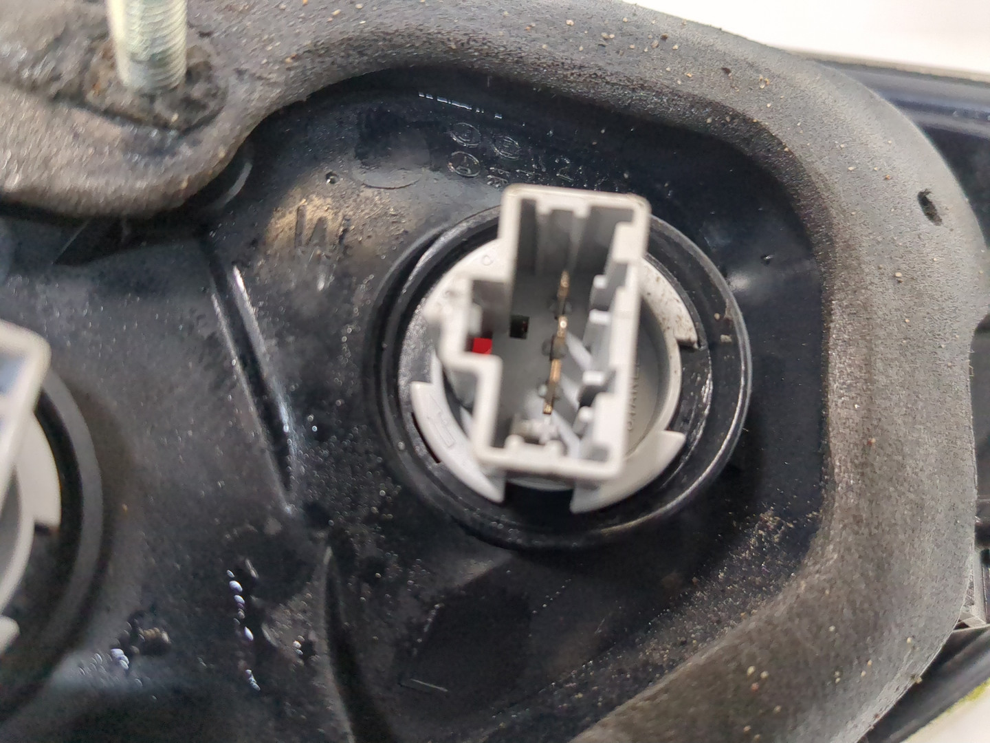 Фонарь задний левый