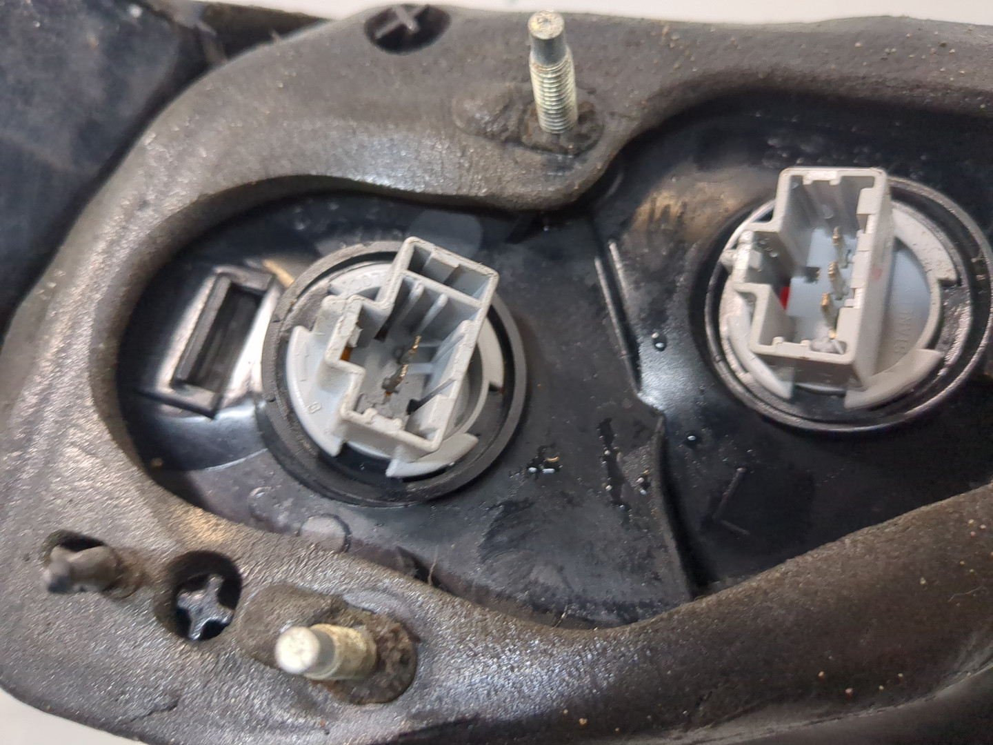 Фонарь задний левый