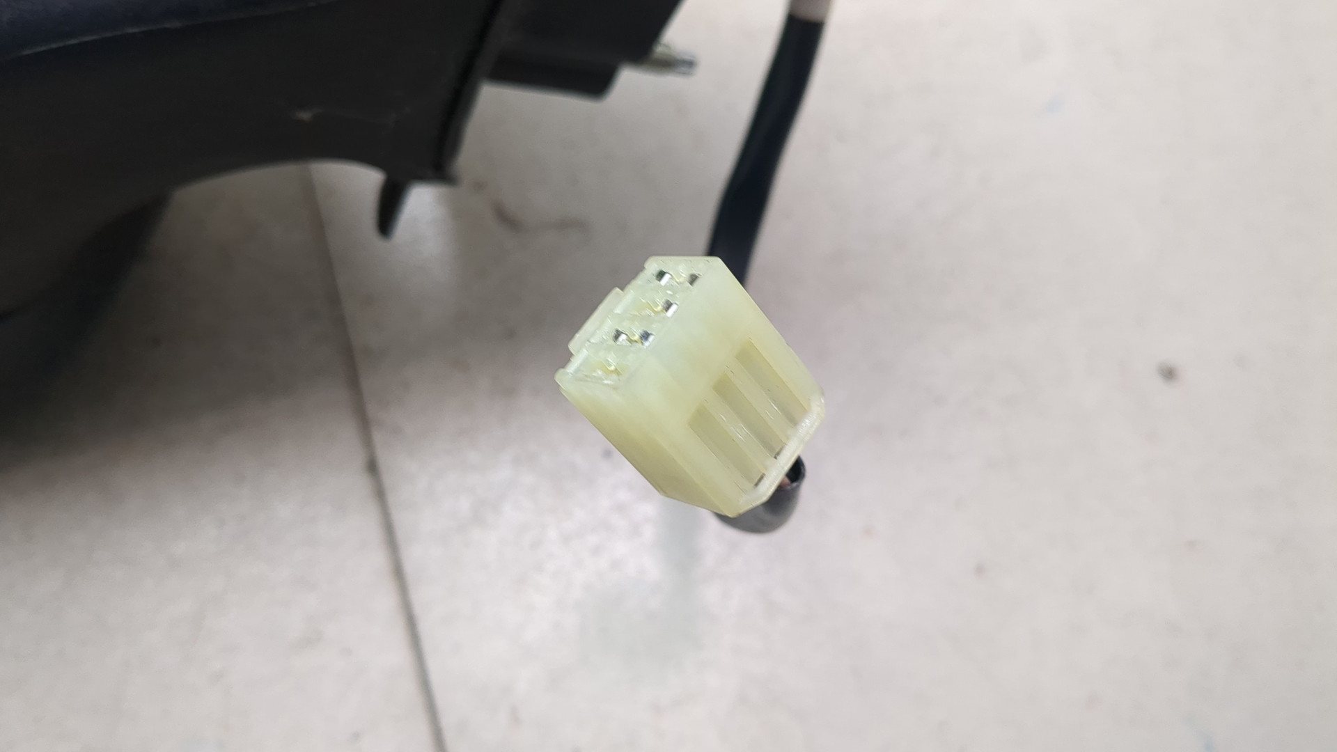 Зеркало правое электрическое