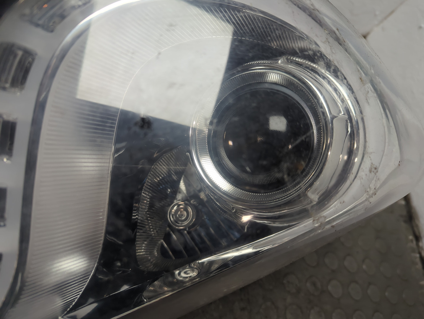 Фара правая