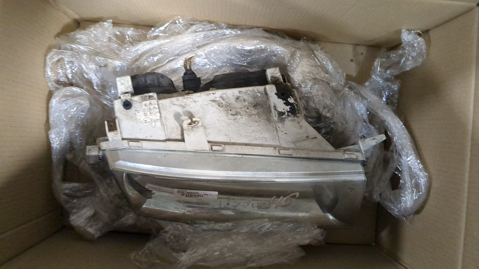 Фара правая