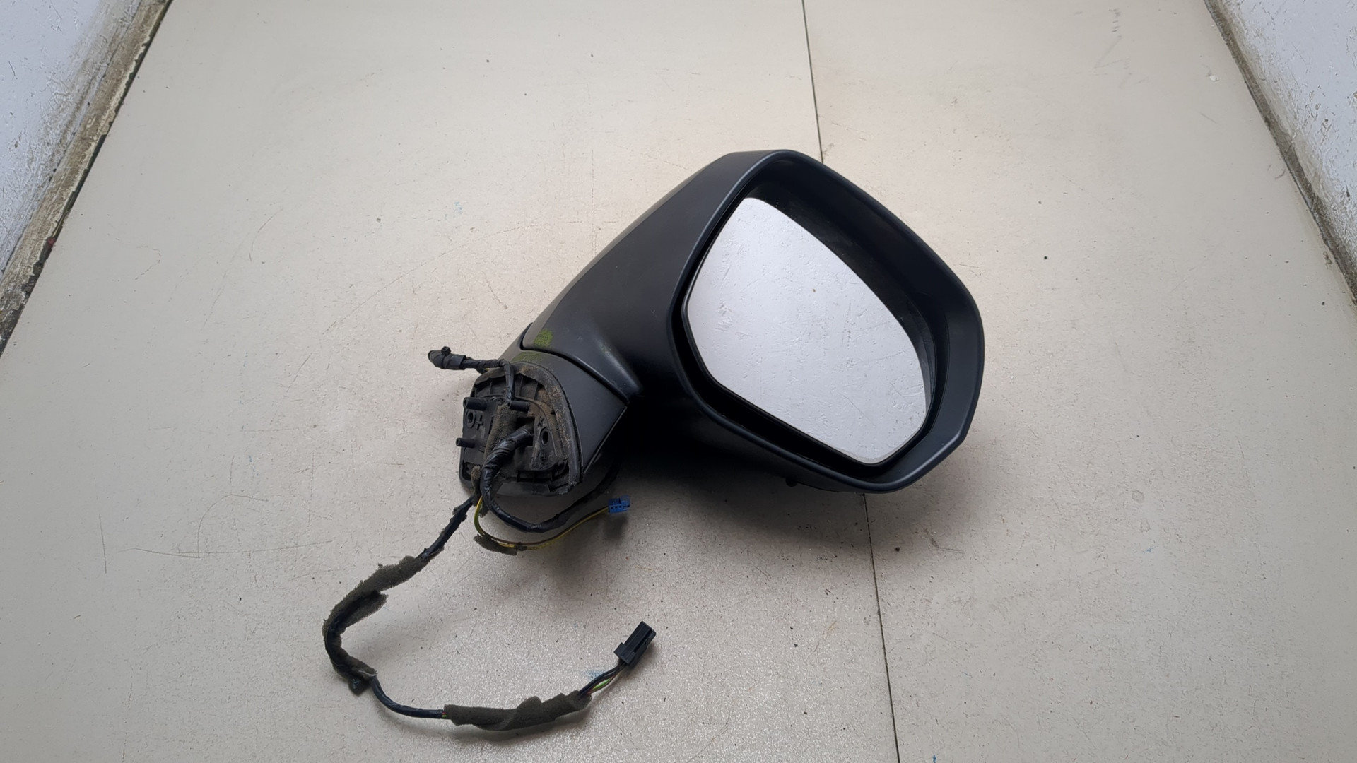 Зеркало правое электрическое