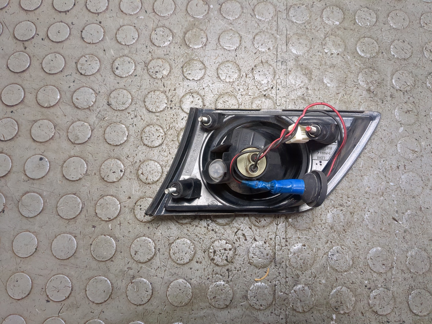 Фонарь задний внутренний левый