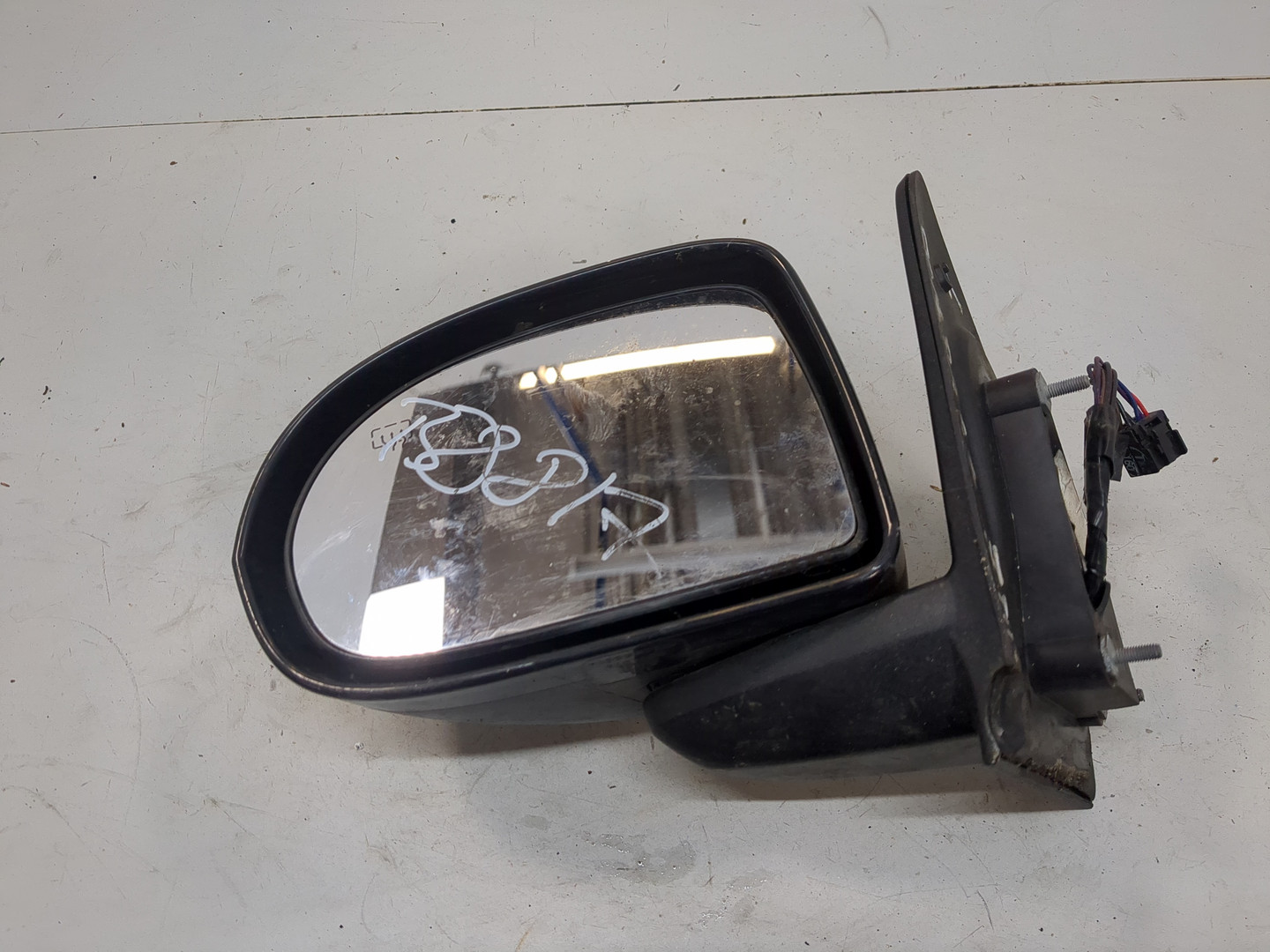 Зеркало левое электрическое